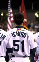 Ichiro listens to U.S. anthem before game against Angels